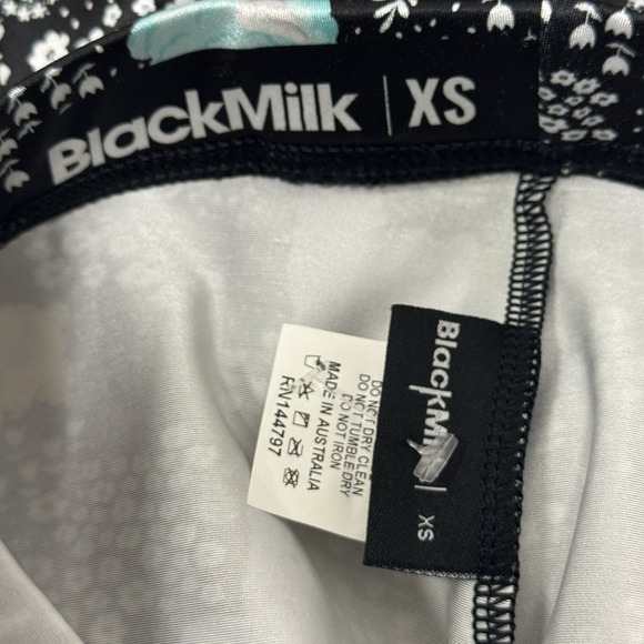 BlackMilk Llama Pastel Black Easter Colors Leggings XS - Picture 3 of 3